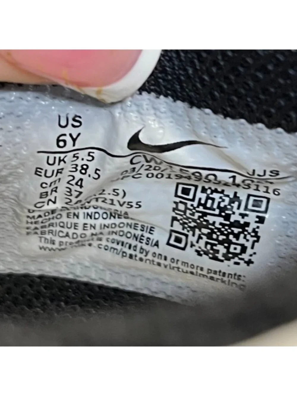 Nike Dunk Low Retro Boys Size 6Y White Black Athletic Leather Shoes Sneakers